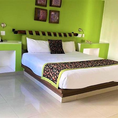 Seven Crown Express & Suites By Kavia Cabo San Lucas Exteriör bild