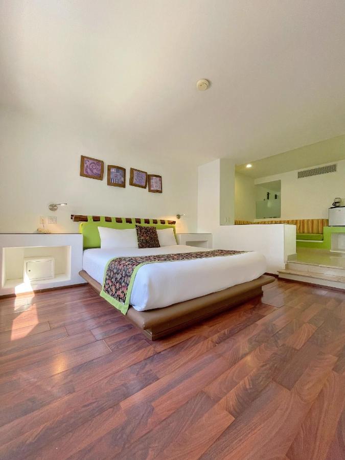 Seven Crown Express & Suites By Kavia Cabo San Lucas Exteriör bild