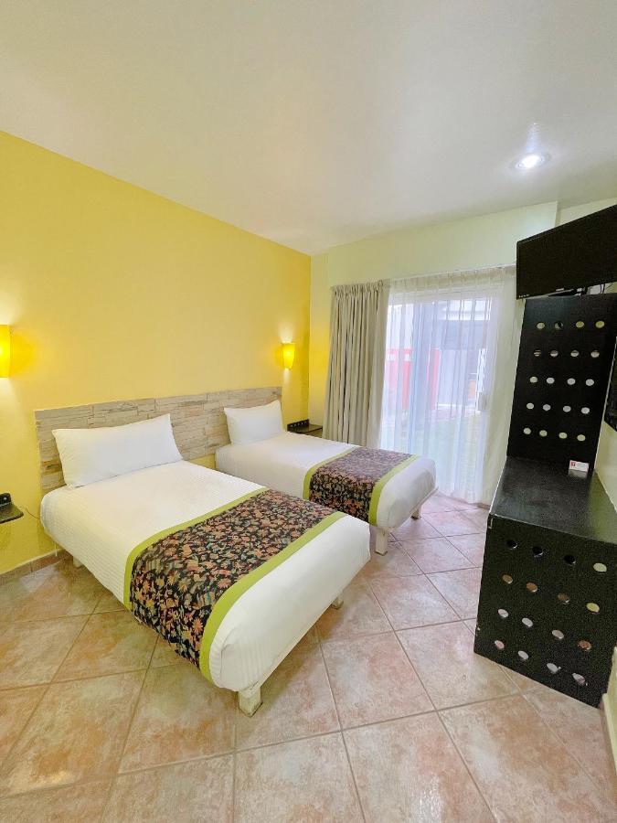 Seven Crown Express & Suites By Kavia Cabo San Lucas Exteriör bild