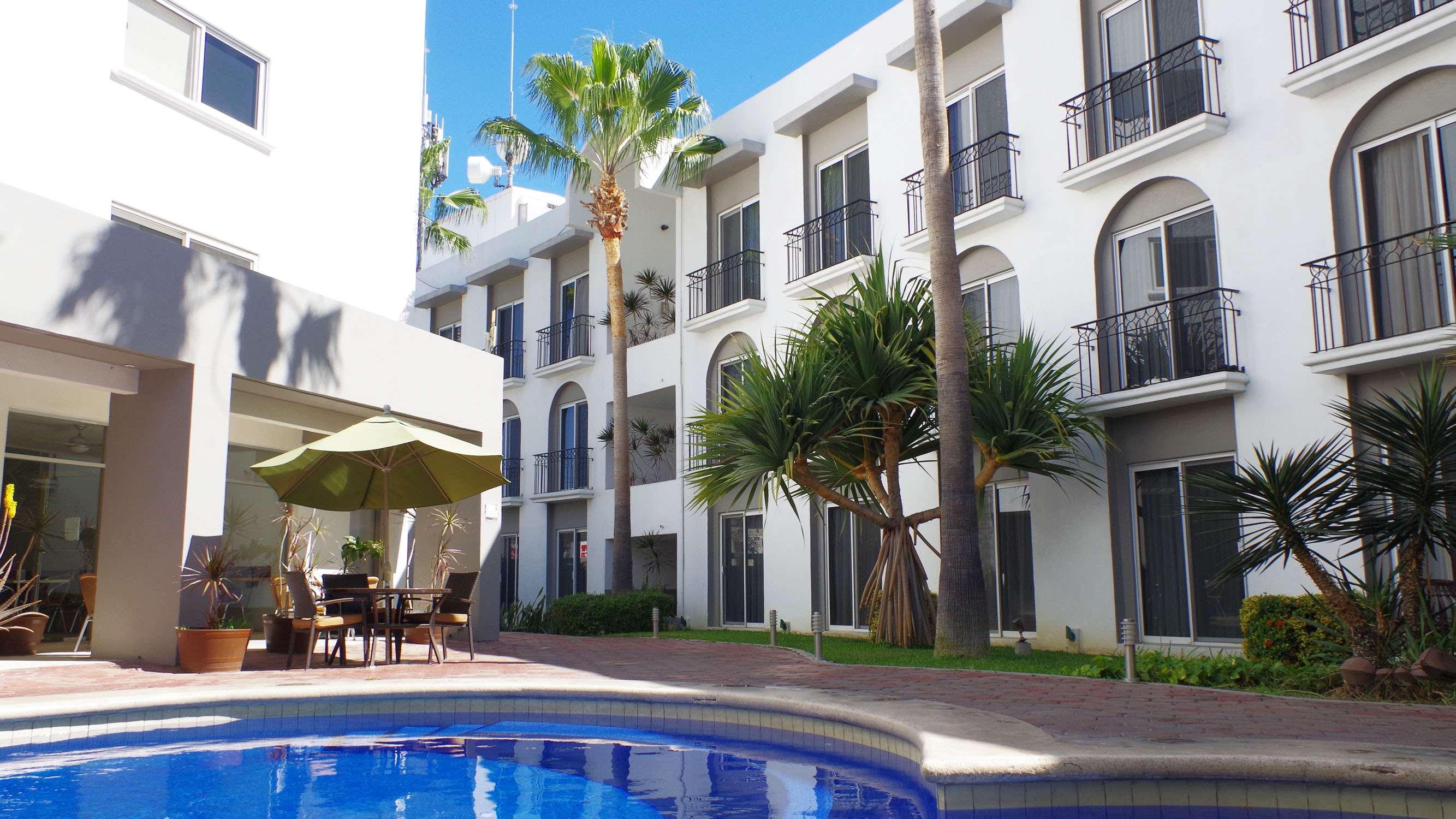 Seven Crown Express & Suites By Kavia Cabo San Lucas Exteriör bild