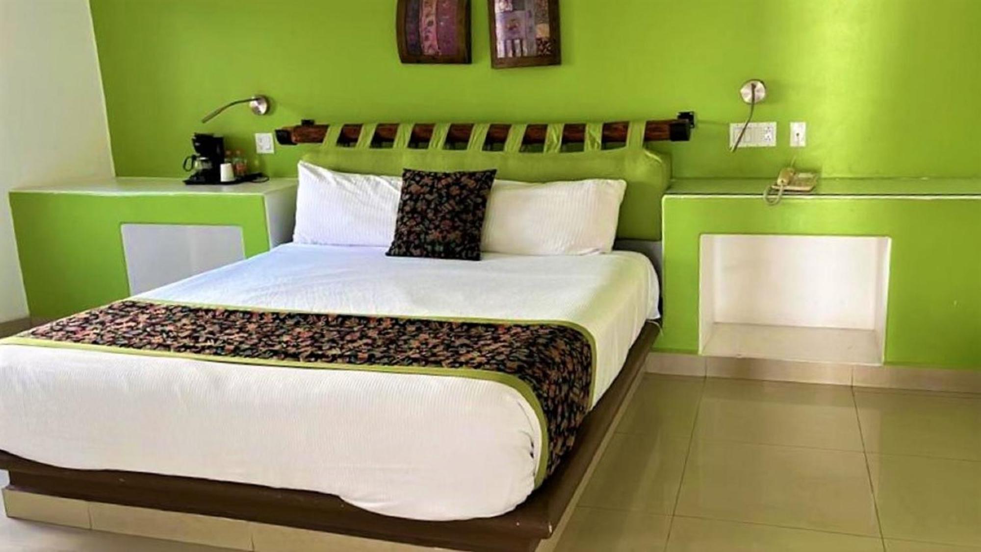 Seven Crown Express & Suites By Kavia Cabo San Lucas Exteriör bild