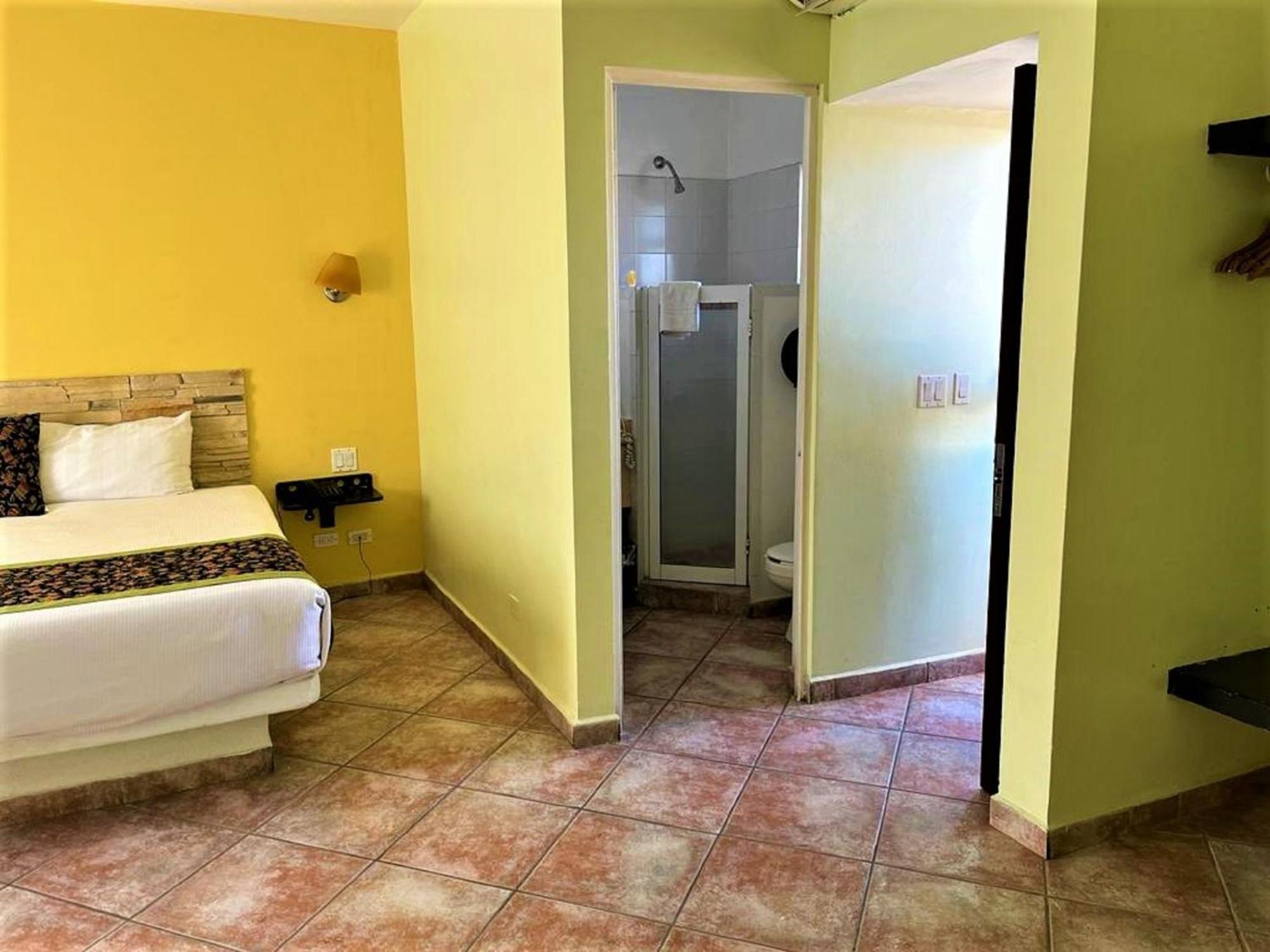 Seven Crown Express & Suites By Kavia Cabo San Lucas Exteriör bild