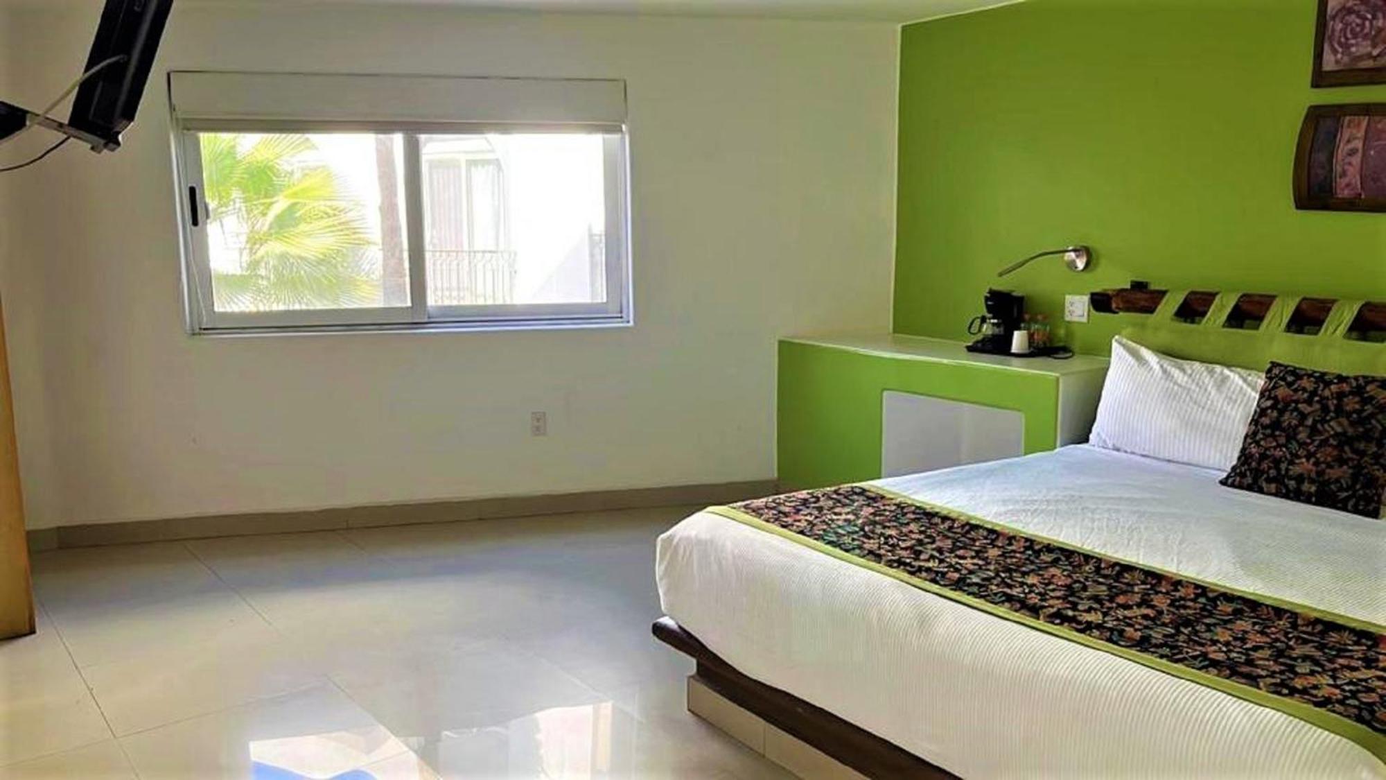Seven Crown Express & Suites By Kavia Cabo San Lucas Exteriör bild